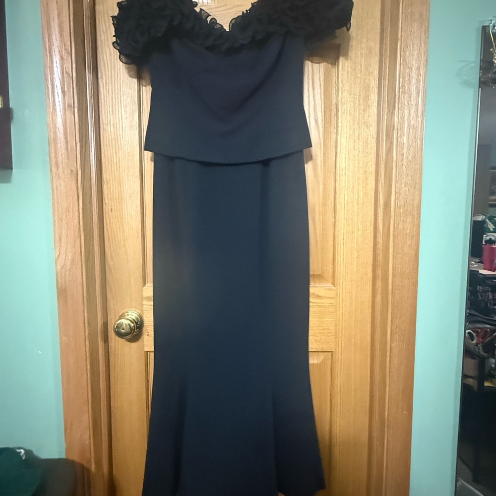 Chic Strapless Black Dress with Ruffle Detail
